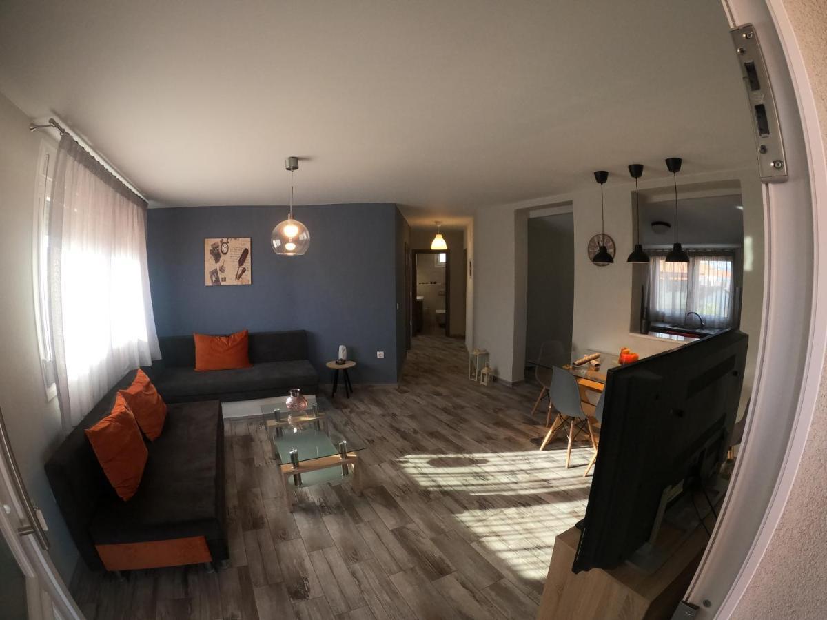 Private Modern Apartment Nea Roda Exteriör bild