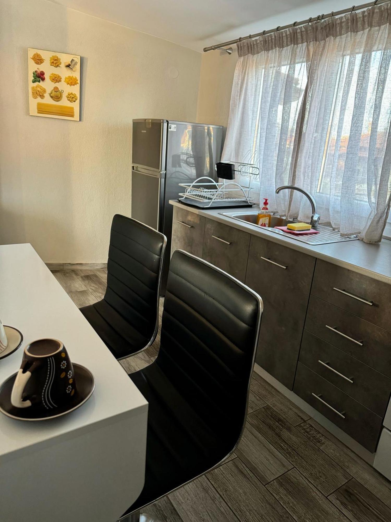 Private Modern Apartment Nea Roda Exteriör bild